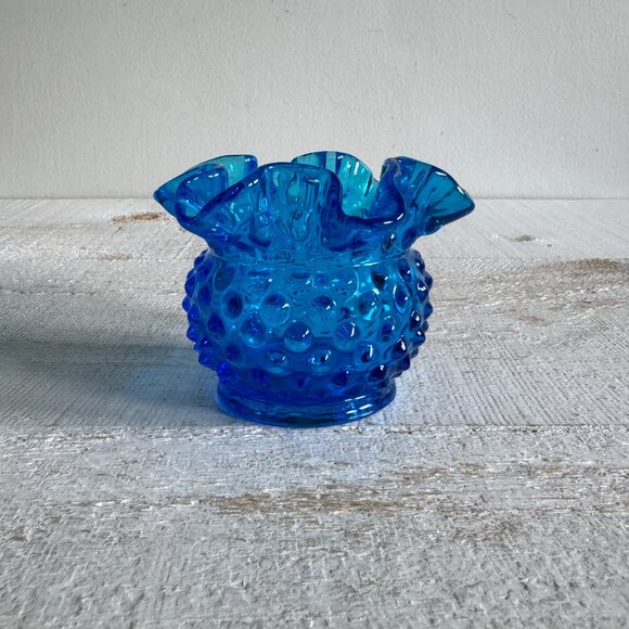 Vintage Small Blue Glass Fenton Hobnail Ruffle Vase - Picture 10 of 10